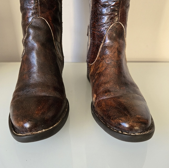 BORN CROWN crinkled brown leather tall boots. Size 6M - Picture 6 of 15